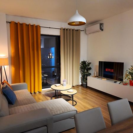 Red & White Palace Apartment ติรานา ภายนอก รูปภาพ
