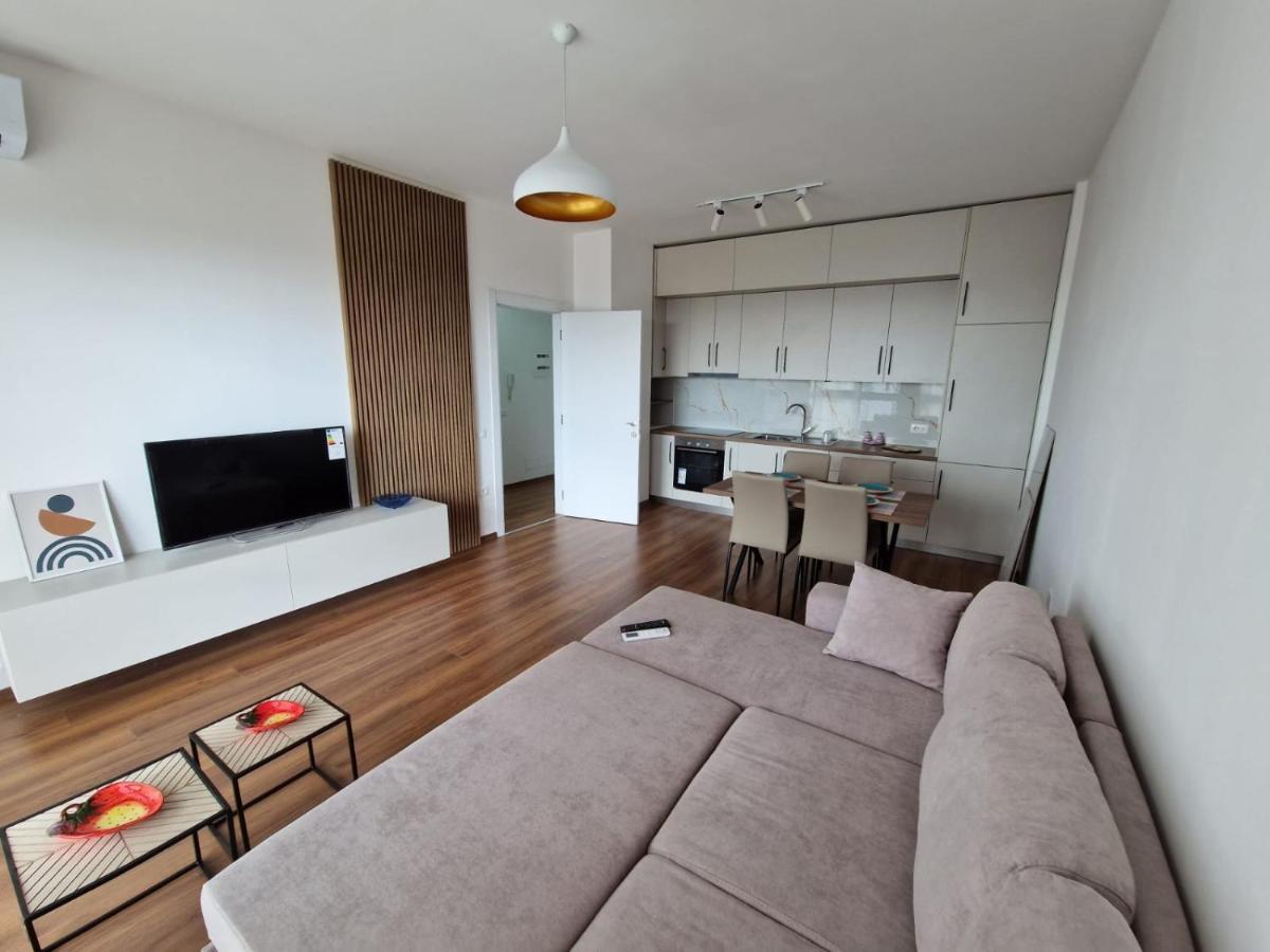 Red & White Palace Apartment ติรานา ภายนอก รูปภาพ