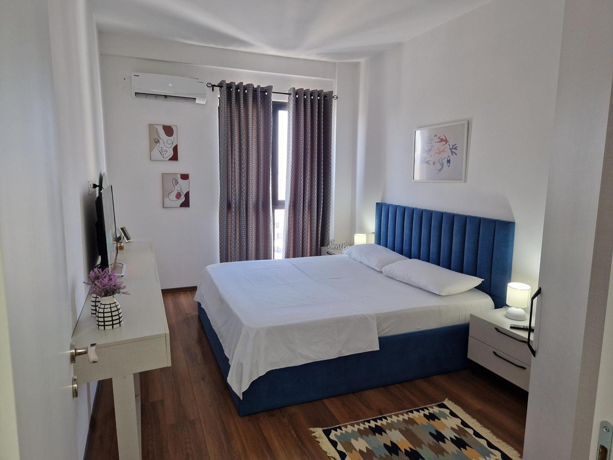 Red & White Palace Apartment ติรานา ภายนอก รูปภาพ