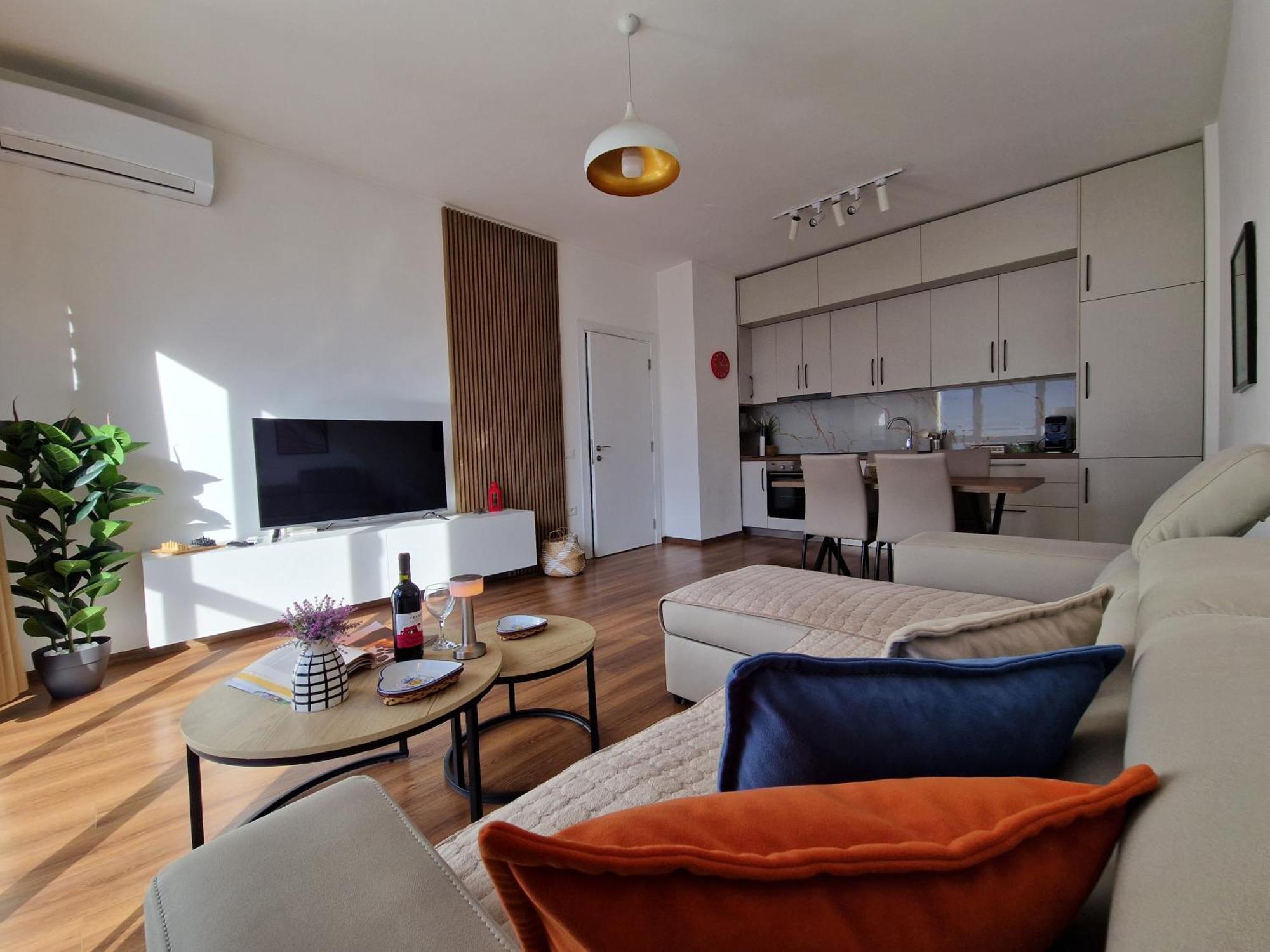 Red & White Palace Apartment ติรานา ภายนอก รูปภาพ